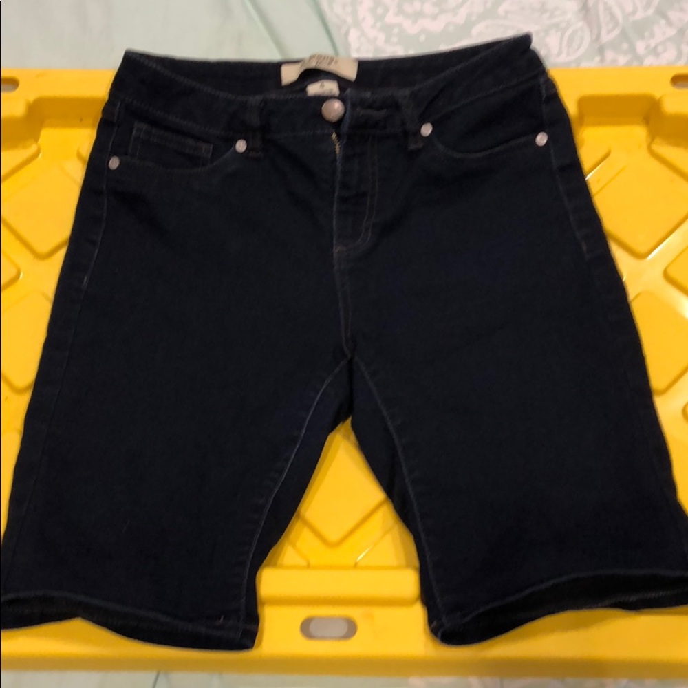 Dark Wash Capri Jeans